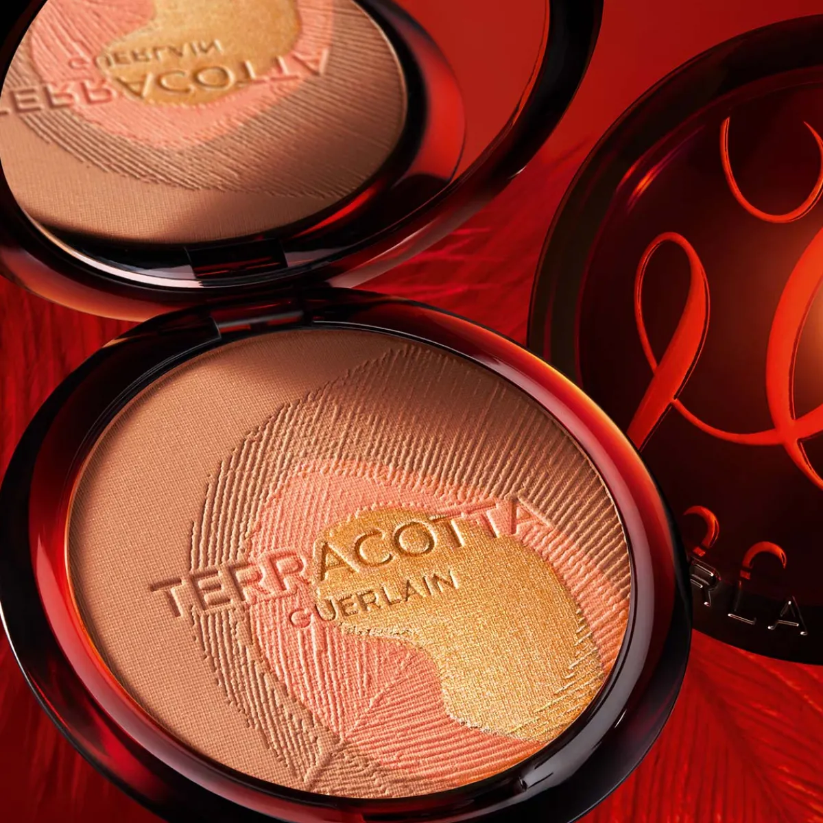 Guerlain Poudre Soleil|- Terracotta - La Poudre Bronzante 96% d’ingrédients d’origine naturelle Peacock Édition limitée